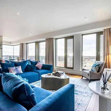 The Penthouse @ Ryedale House Apartmán *