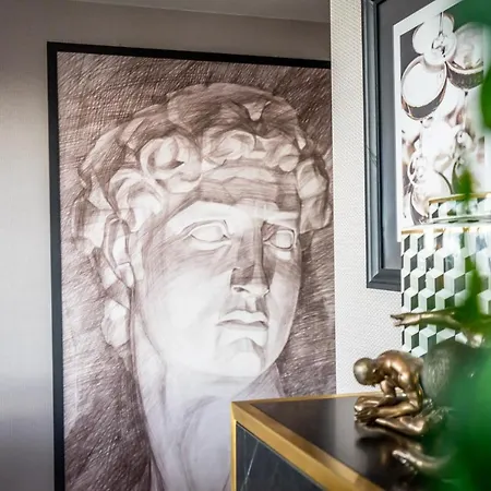 The Penthouse @ Ryedale House Apartmán *